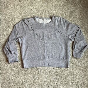New condition light purpley grey colored 3/4 sleeve sweater from Evereve!